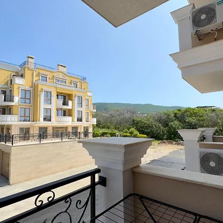 Emperium 1 Apartment